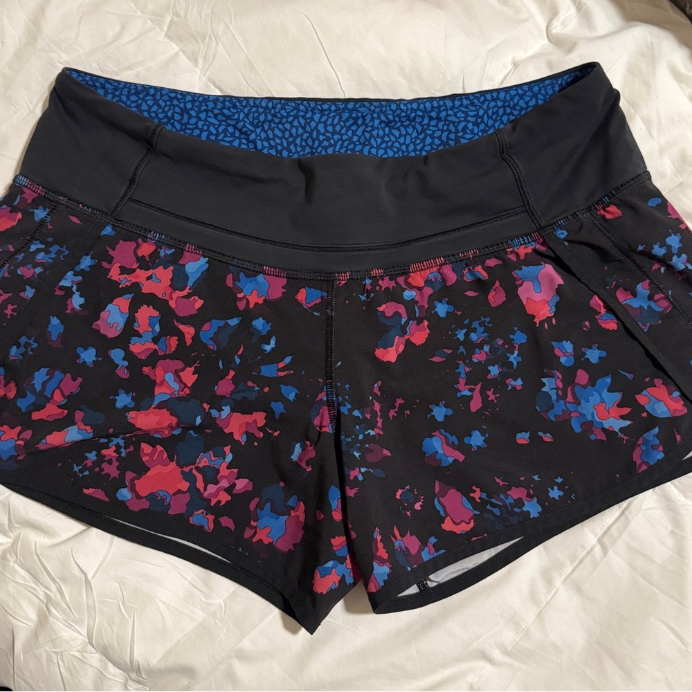 Lululemon size 8 speed shorts. Women's Black and Multicolor Patterned.